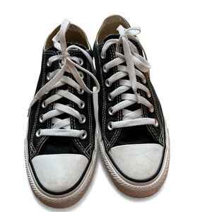 Converse sneaker shoes men’s size 6 women’s size 8